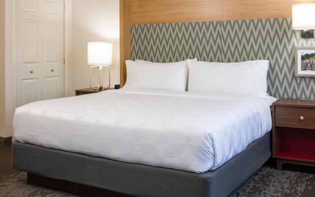 Holiday Inn Salem - I-93 at Exit 2 by IHG