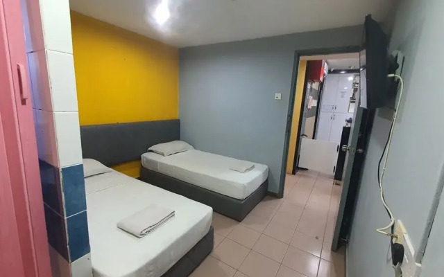 OYO 90798 Two Two Inn