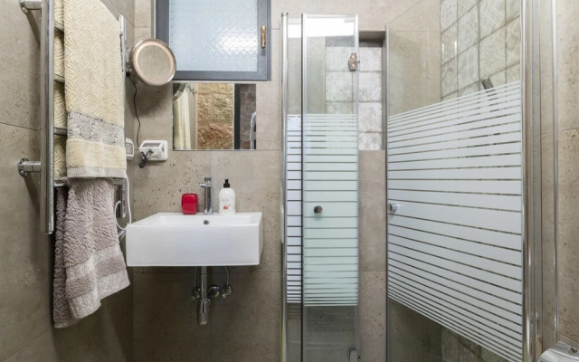 Best Location Jerusalem Stone Apartment