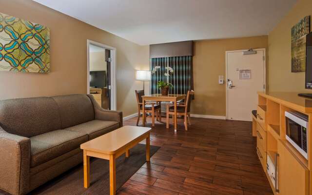 Best Western Plus South Coast Inn