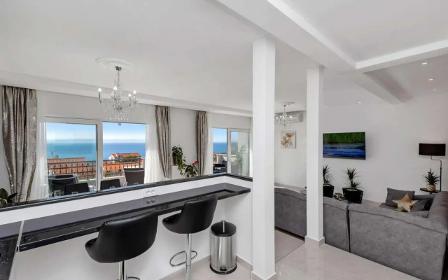 Luxurious Apartment Nino