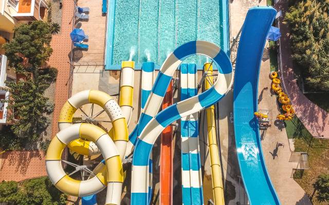 Chrispy Waterpark Resort 