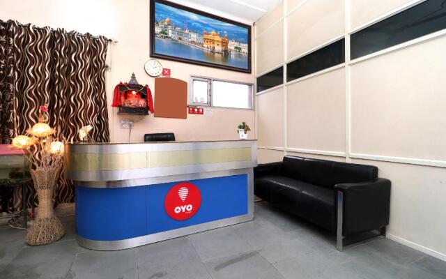 OYO 7671 Spark Inn