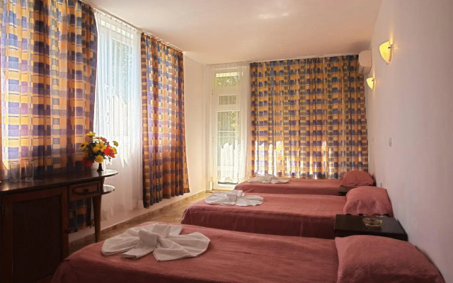 Hotel Varshava