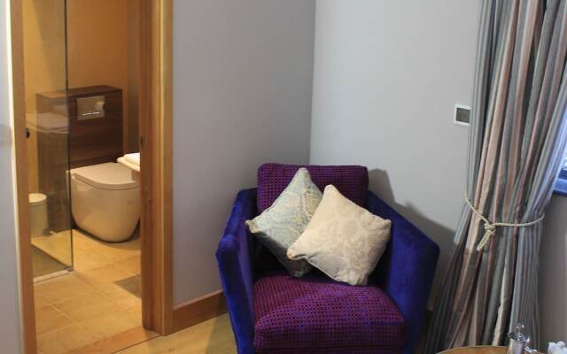 The Lodge at Hemingford Grey House