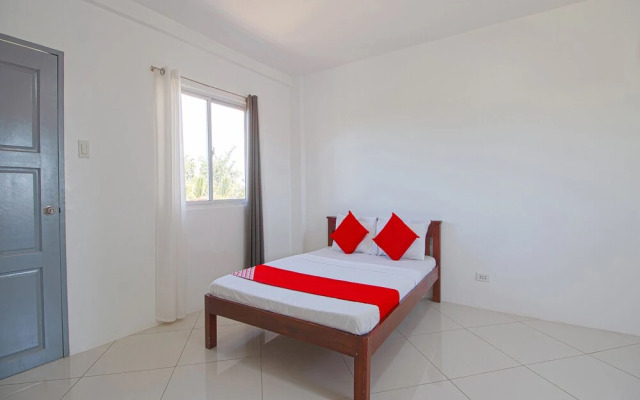 OYO 778 Fat J Apartelle