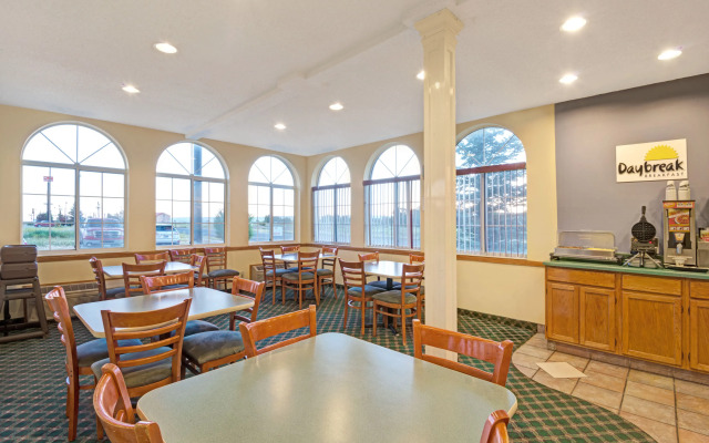 Ramada by Wyndham Sellersburg/Louisville North