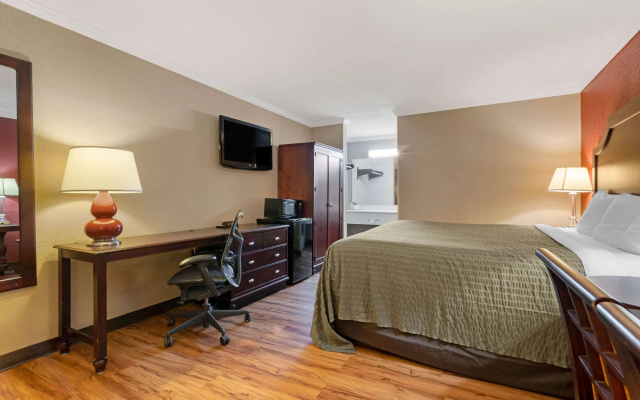 Days Inn by Wyndham Hinesville Near Fort Stewart