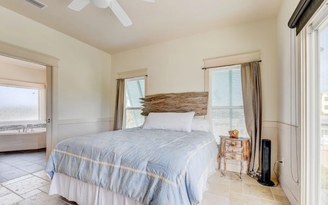 Sea Spray Beach House by Vtrips