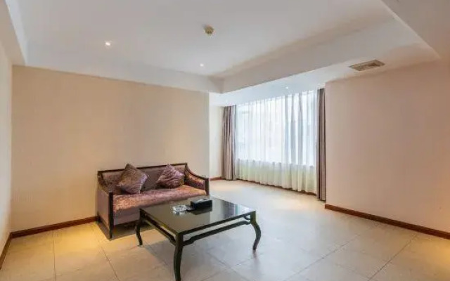 Yinglun Holiday Hotel