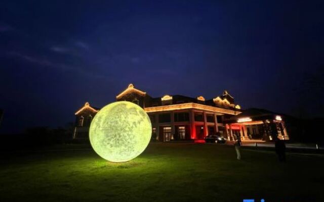 Wuyi Huakaishengdu Hot Spring Resort Hotel