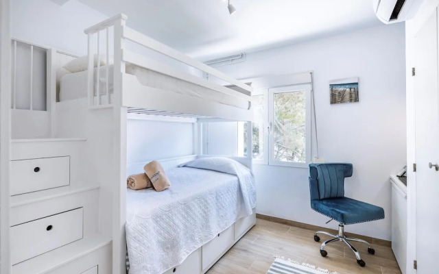 Rijos in J vea With 3 Bedrooms and 3 Bathrooms