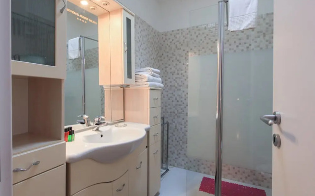 Residence House Aramis Down Town