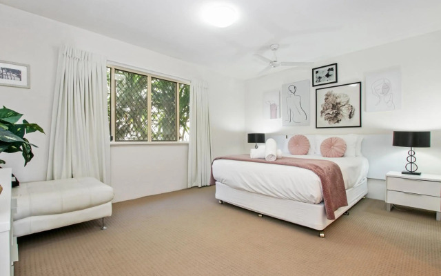 Lennox Beach Resort