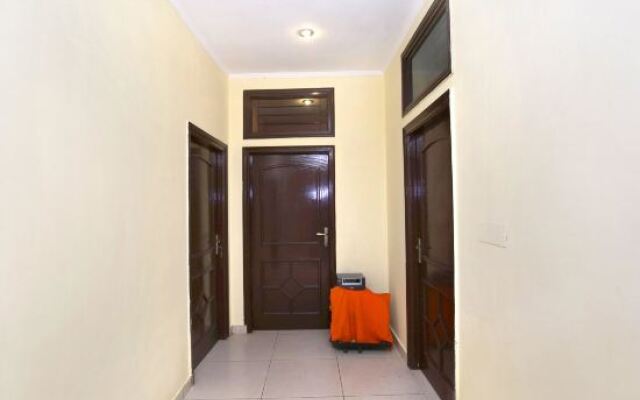 OYO 19765 Royal Guest House