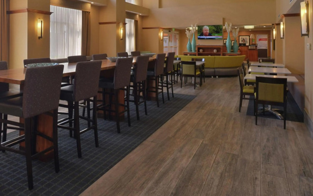 Hampton Inn & Suites Bakersfield North-Airport