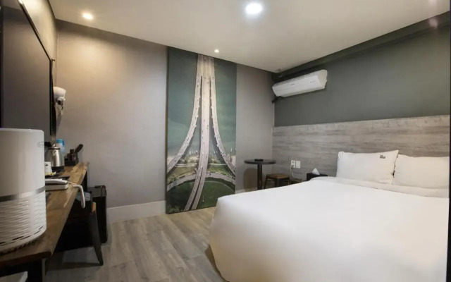 Sol Motel