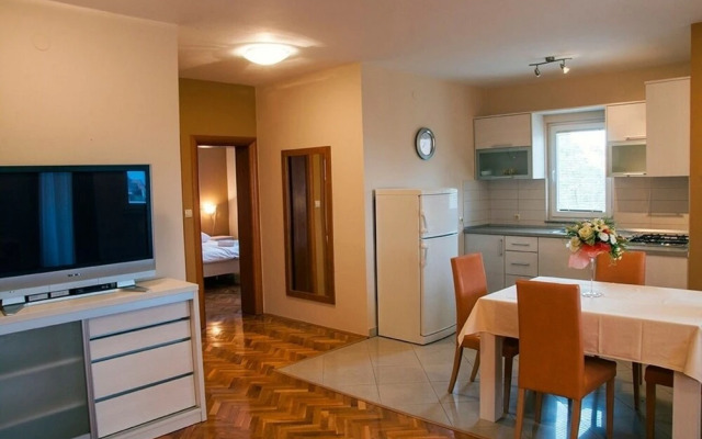 Karolinas - Parking - A4-pink