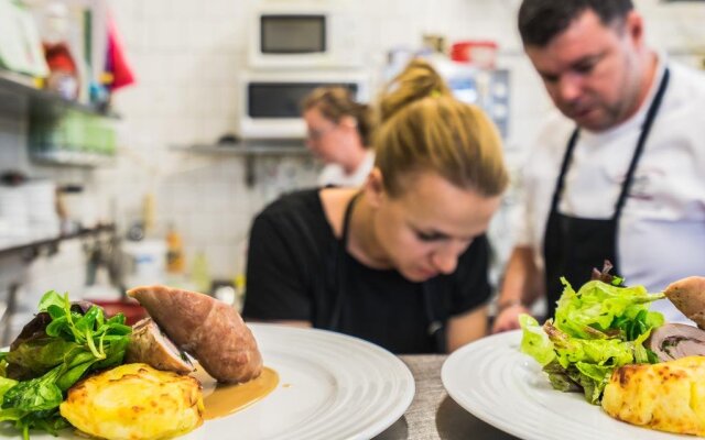 Restaurace A Penzion U Doubků