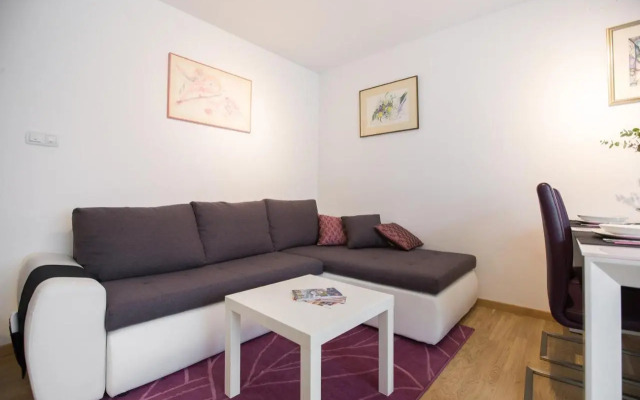 Apartment Max