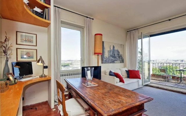 Sant Onofrio Terrace Apartment