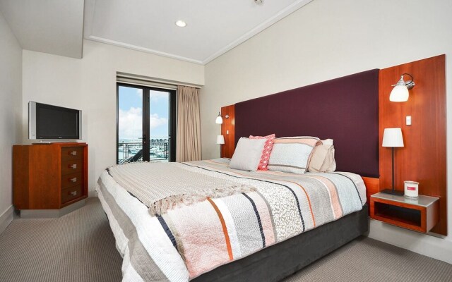 Waterfront Apt Viaduct Harbour