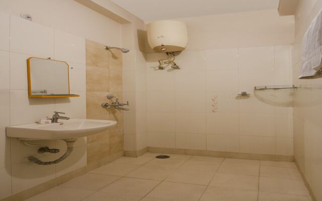 OYO 13193 Rockline Comfort Stay