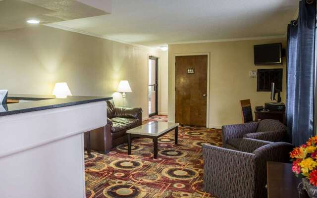 Rodeway Inn & Suites Plymouth Hwy 64