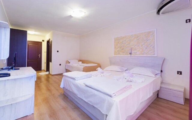 Akladi Family Hotel