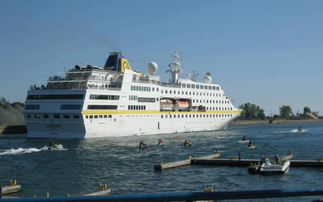 Canalside Restaurant, Inn & Kitchen store