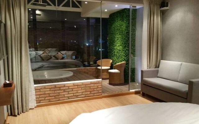 Bonita THT Hotel - Adults Only