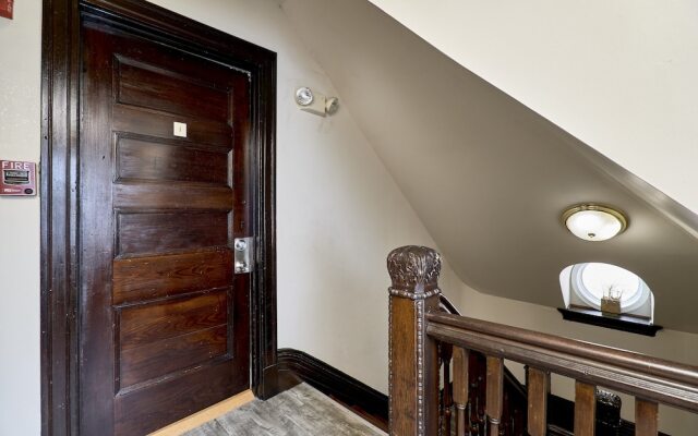 White House at Grand Central