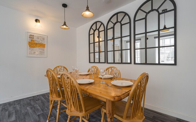 Royal Mile 5 BR Apartment nr Castle