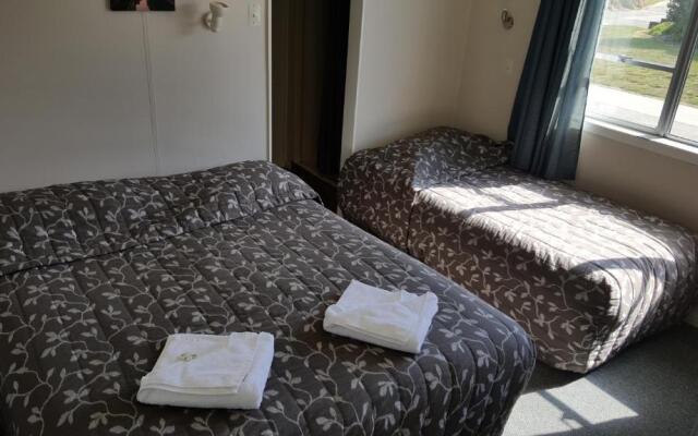 High Country Motel and Backpackers