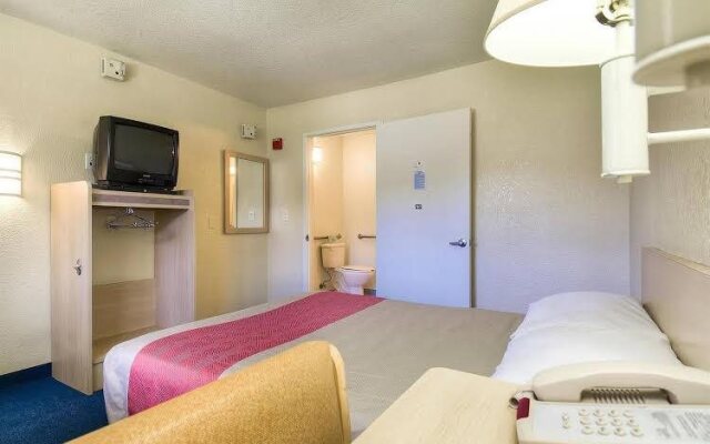 Motel 6 Anaheim Stadium - Orange