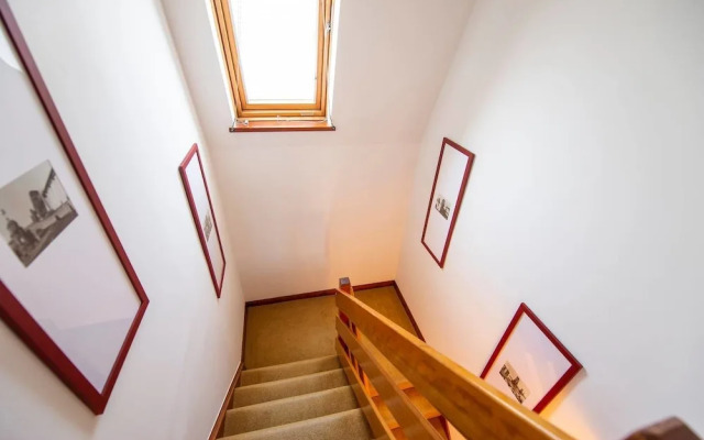 Charming and Quiet 3-bed House Near City Centre