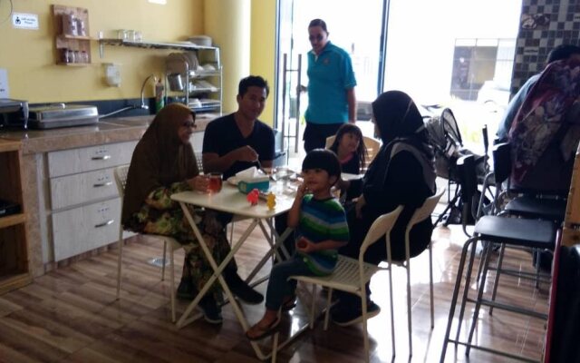 Hotel Zamburger Kota Warisan