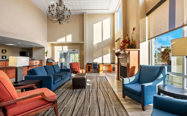 Comfort Inn & Suites