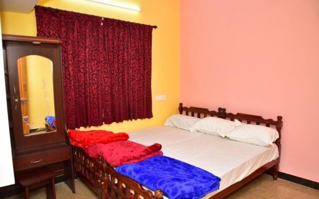 Pepy Good Luck Homestay - Hostel