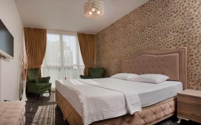 Suit 8 Residence