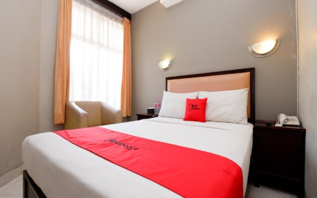 RedDoorz Plus @ Singosari Raya