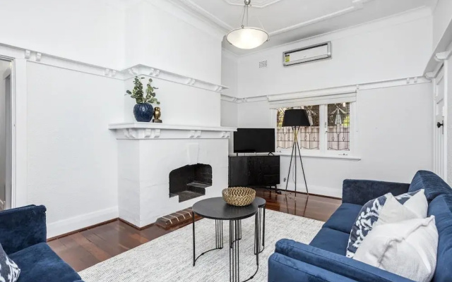 Chic Semi-detached 2-bed Home With Outdoor Dining