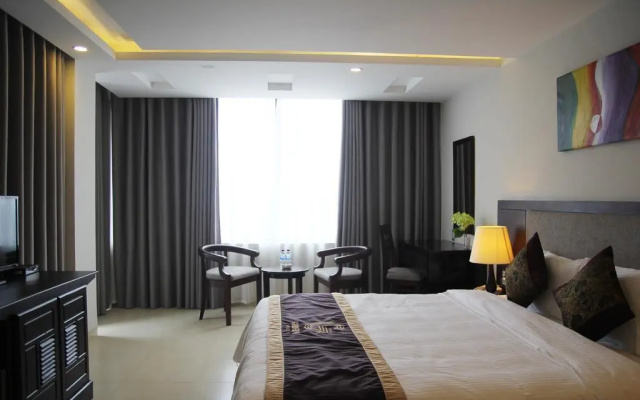 Golden Hotel