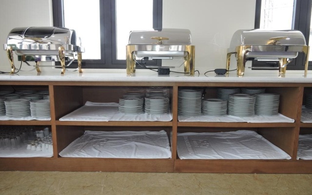 White Crown Hotel – Guest Rooms – Ha Long