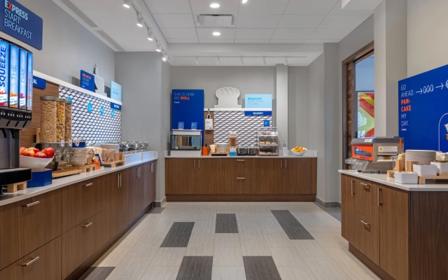 Holiday Inn Express & Suites St.Thomas by IHG