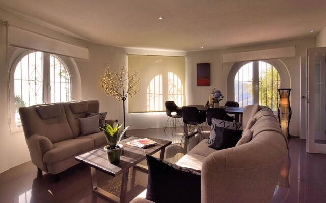 Graceful Villa in Sayalonga with Swimming Pool