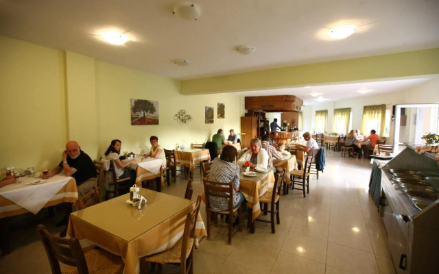 Ormos Atalia Aparthotel