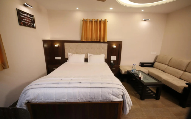 Le Emmaus Residency