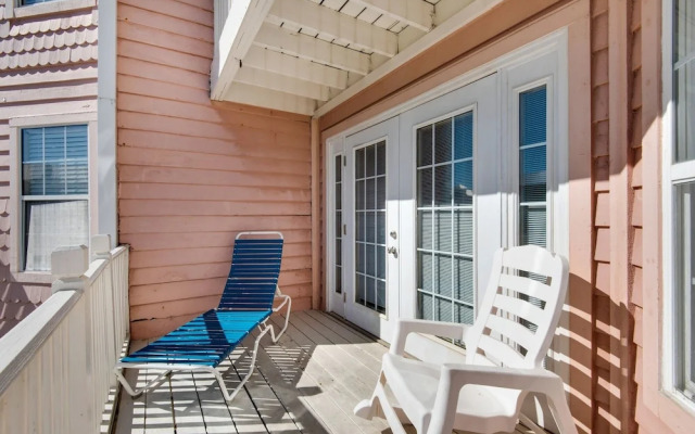 Pelican Point 2 Bedroom Townhouse by RedAwning