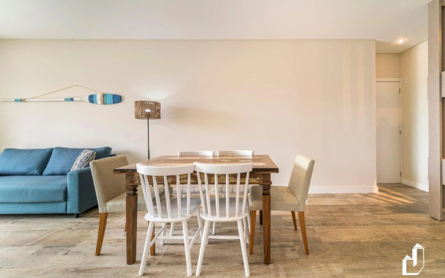 Apartamento com 02 dormitórios